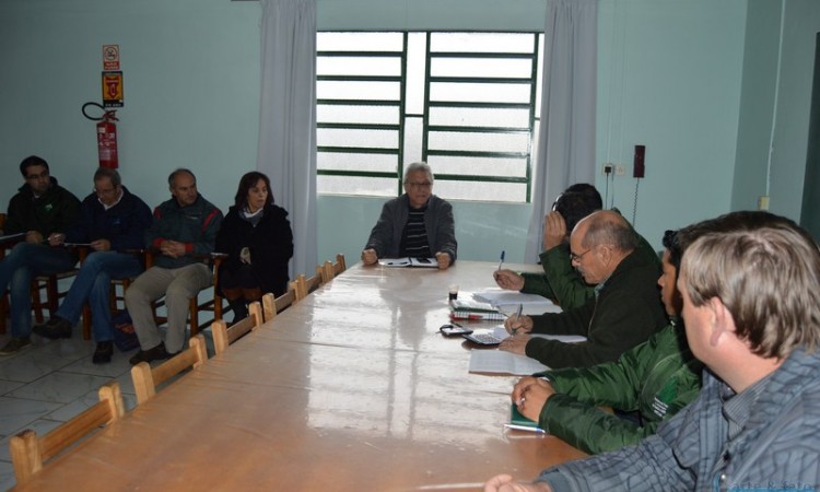 REUNIÃO TERMINA SEM ACORDO E VALOR DO SALÁRIO MÍNIMO RURAL SEGUE INDEFINIDO