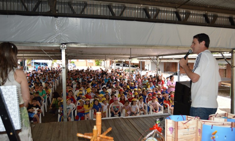 STR apoia concurso de redação da rede municipal de ensino