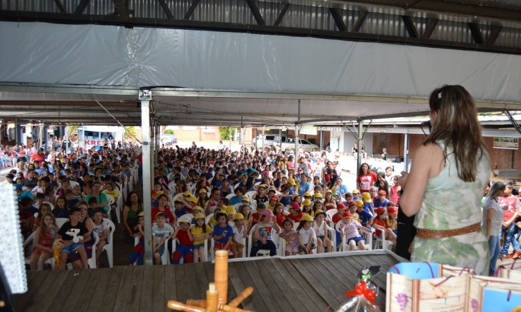 STR apoia concurso de redação da rede municipal de ensino